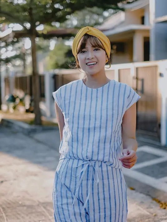 "Sekarang jalanin dulu aja ya. Kalau omongan serius, kita sama-sama punya keinginan yang sama, ya ada (keinginan menikah)," paparnya. (Instagram/chikajessica88)