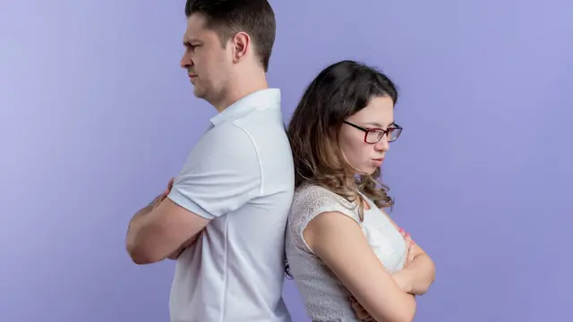 Ilustrasi Pasangan Posesif