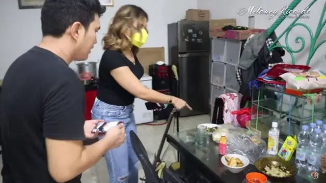 6 Potret Rumah Aldi Taher yang Jarang Tersorot, Sederhana dan Banyak Perabotan