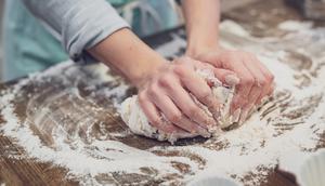 ilustrasi membuat kue kering/unsplash