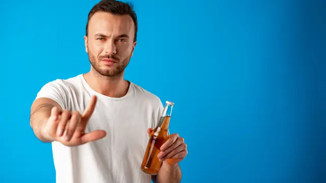 Ilustrasi berhenti minum alkohol
