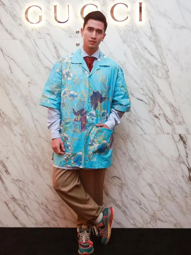 6 Model Batik Verrell Bramasta/Instagram @bramastavrl