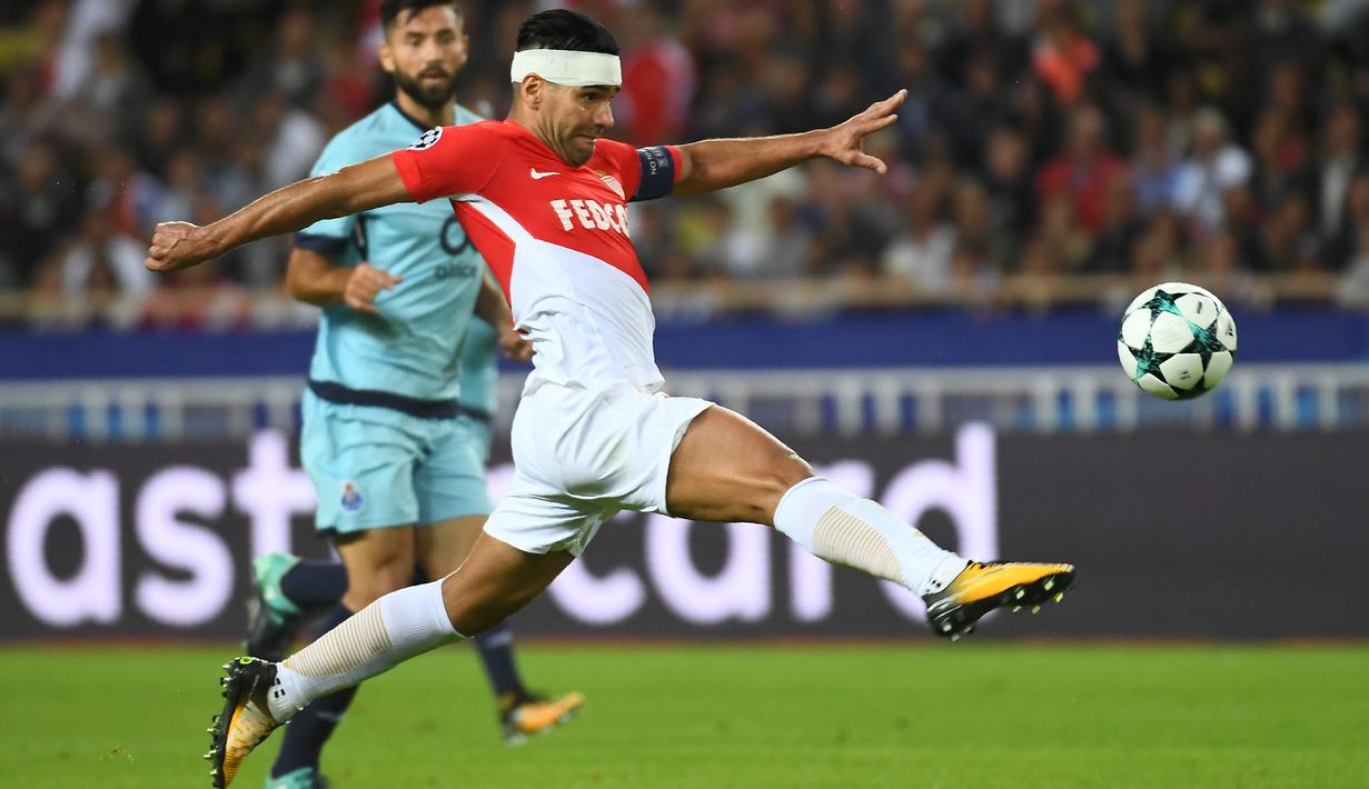 FOTO: Neymar Kalah Jauh dari Falcao di Top Scorer Ligue 1 ...