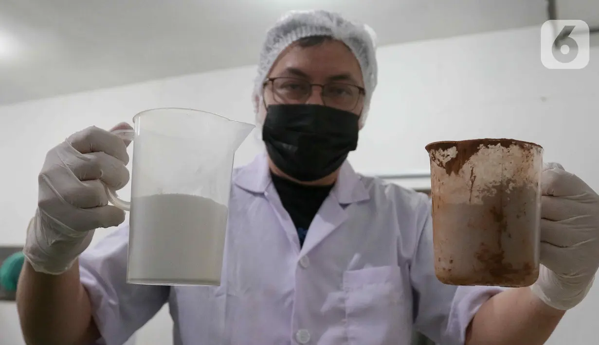 Menurut Chief RND and QA PT. Berikan Teknologi Indonesia, Iwa Sudawarman bahwa kegiatan yang dilakukan di pabrik Bekasi cenderung sederhana. (Liputan6.com/Herman Zakharia)