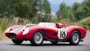 Di urutan ini ditempati oleh 1957 Ferrari Testa Rossa Prototype. Ini baru prototype, lho. Di sebuah pelelangan terjual USD 16,39 juta atau sekitar 158 Milyar Rupiah. (www.nydailynews.com)