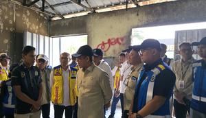 Menteri Lingkungan Hidup (LH), Hanif Faisol Nurofiq saat meninjau Rest Area 88B Tol Cipularang, Jawa Barat. (Istimewa)