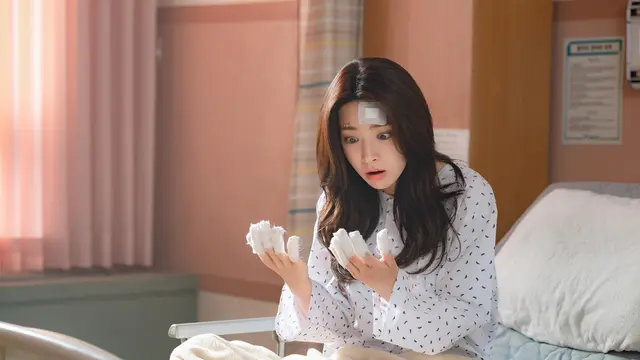 Ha Young dalam drakor Our Sticky Love. (dok Netflix via Soompi)