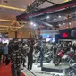 Gelaran Indonesia Motorcycle Show (IMOS) 2022 resmi digelar, di Jakarta Convention Center (JCC), Senayan, Jakarta Pusat. (Liputan6.com/Arief Aszhari)