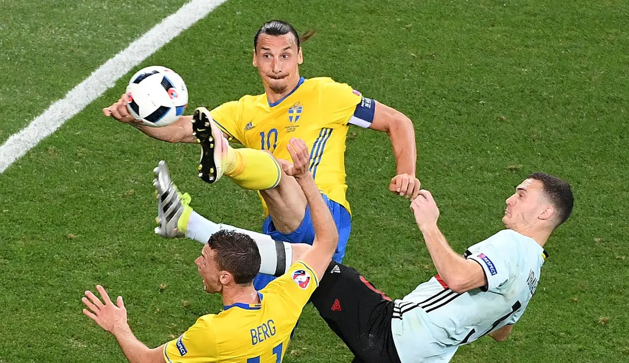 Zlatan Ibrahimovic adalah legenda hidup Swedia. Zlatan sudah meraih 9 gelar pemain terbaik Swedia sejak tahun 2007. (AFP/Ben Stansall)