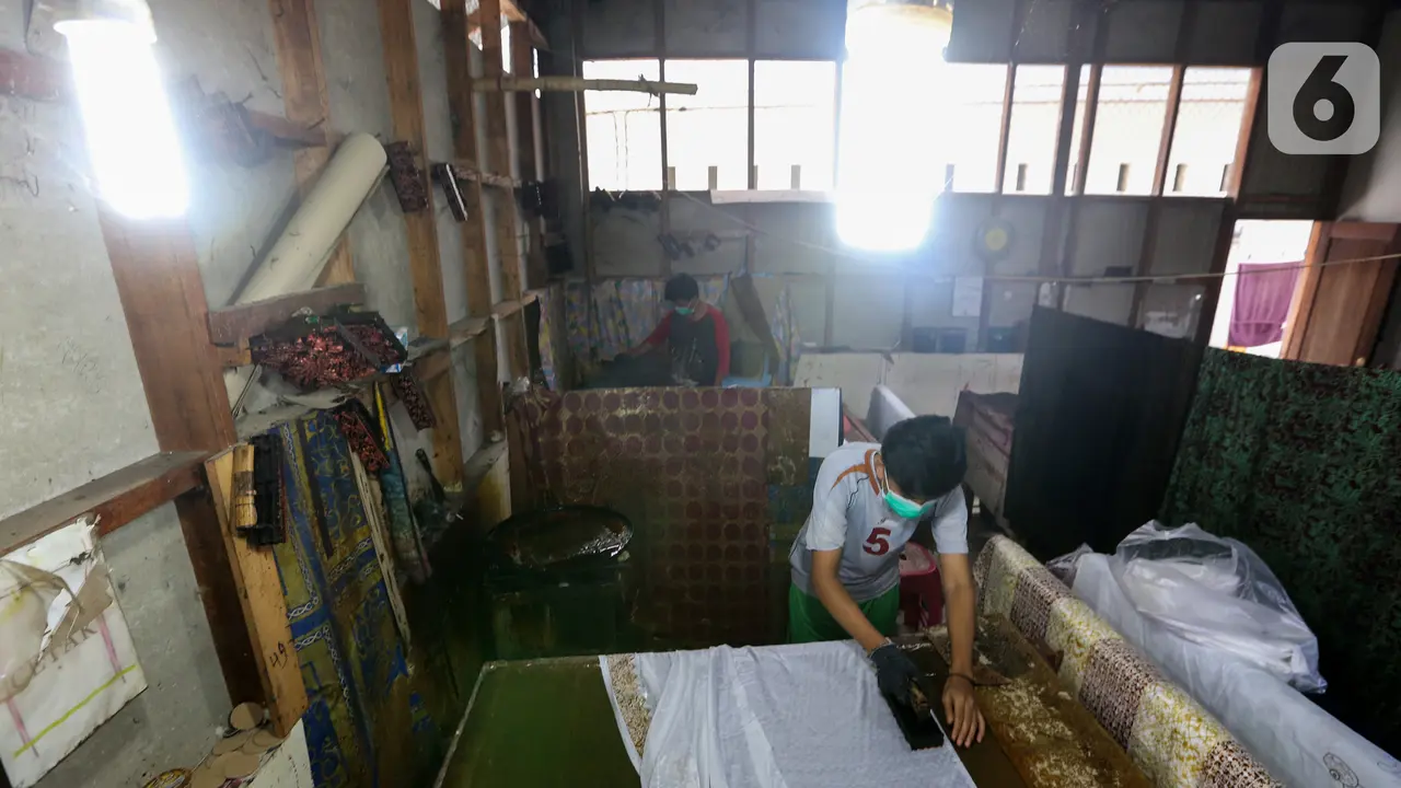 Kreasi Batik Tanah Liek Ayesha yang Tak Lekang Waktu
