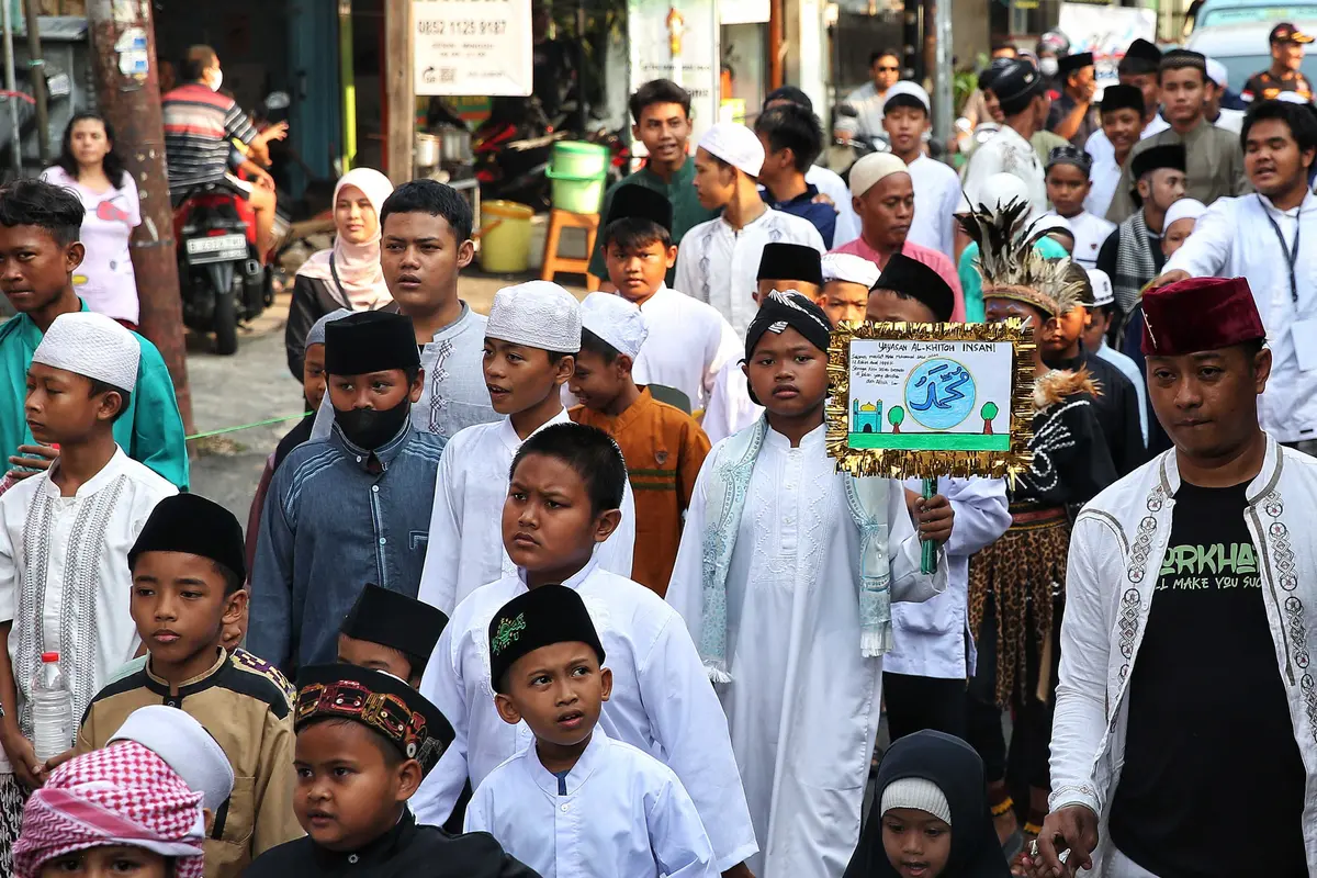 Kemeriahan Kirab Menyambut Maulid Nabi Muhammad SAW