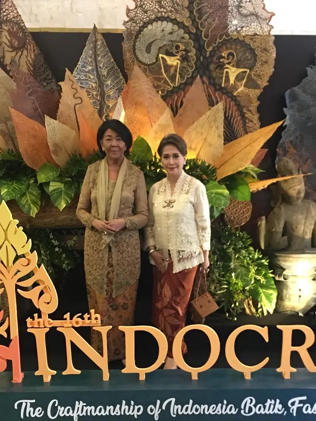 Ikhlaskan Kepergian Sahabat, Ini 6 Potret Kenangan Widyawati dan Rima Melati