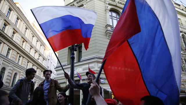 FOTO: Kepala Firaun hingga Topi Sombrero Menambah Semarak Piala Dunia 2018
