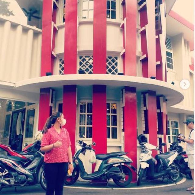 KFC Melawai Ajak Pengunjung Bernostalgia ke 1979, Rombak Dekorasi hingga Hadirkan Menu Jadul