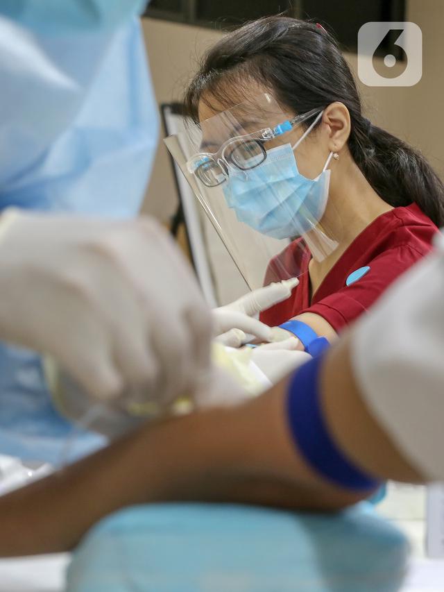 Lindungi Pasien saat Berobat, Karyawan dan Tenaga Medis Jalani Tes Serologi Covid-19