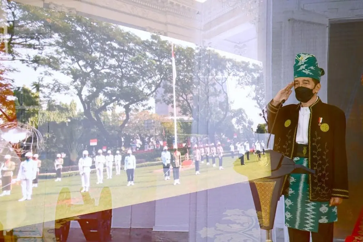 Jokowi Kenakan Pakaian Adat Tanah Bumbu di Upacara Virtual Hari Pancasila