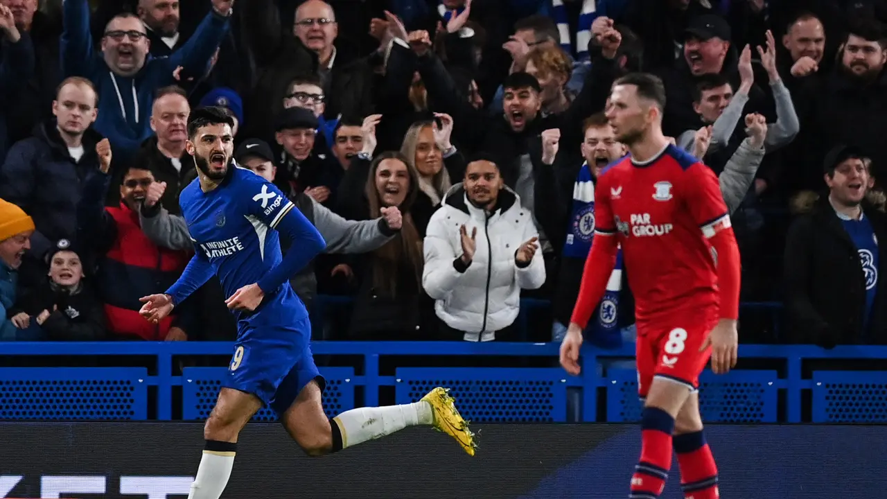 Selebrasi Armando Broja saat Chelsea melawan Preston di Piala FA