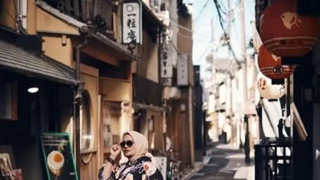 Sarita Abdul Mukti (Foto: Instagram/@queen_ saritaabdulmukti)