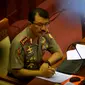 Komjen Pol Budi Gunawan menyimak pertanyaan yang diajukan kepadanya saat uji kelayakan dan kepatutan di ruang Komisi III DPR RI, Senayan, Jakarta, Rabu (14/1/2015). (Liputan6.com/Faisal R Syam)