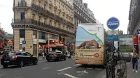 Bus City Tour di Paris yang mempromosikan pariwisata "Wonderful Indonesia". (Bola.com/Ary Wibowo). 