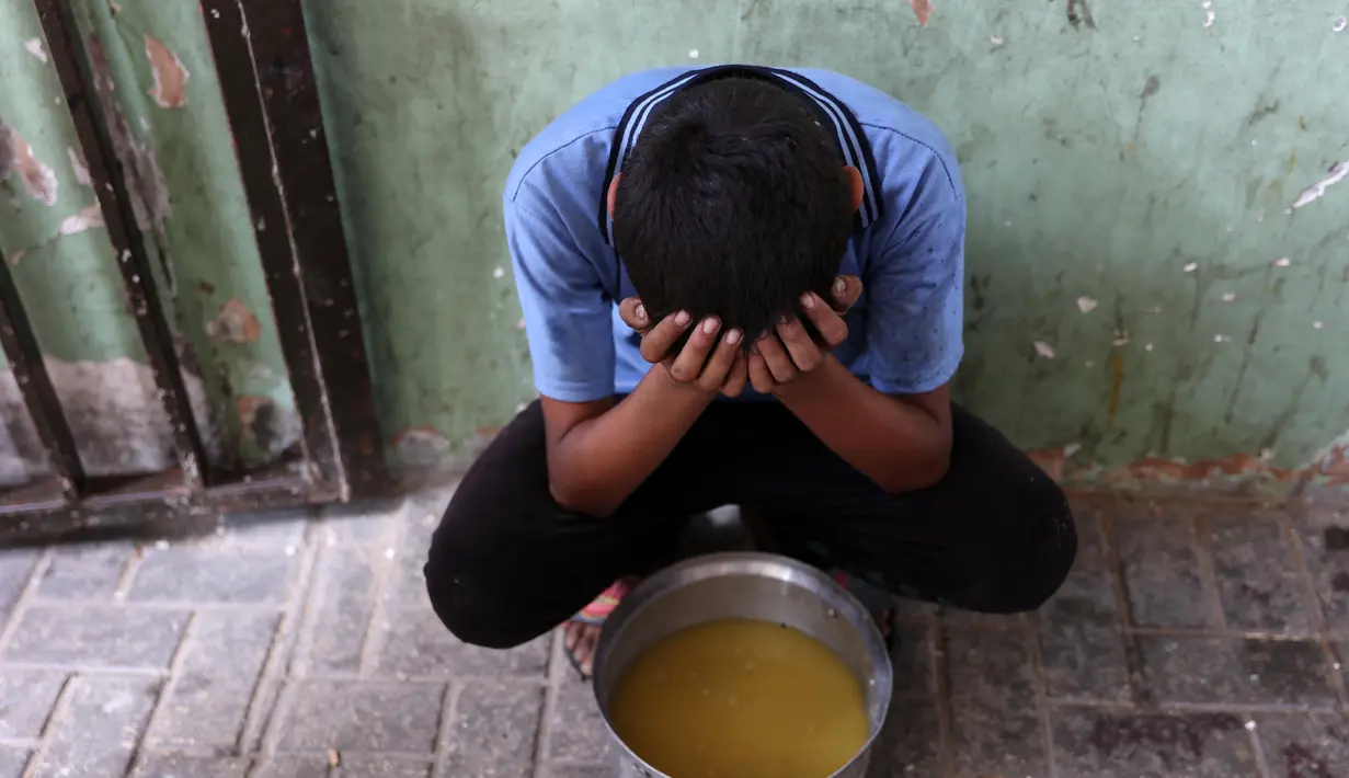 Dalam pernyataan resminya, WFP menyebutkan bahwa kondisi kelaparan di Gaza telah mencapai skala kritis. (Omar AL-QATTAA/AFP)