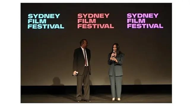 7 Potret Happy Salma Hadiri Sydney Film Festival, Jadi Wakil Dalam Film Terbarunya