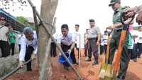 Wujudkan lingkungan hijau, Pemkot wajibkan satu siswa satu pohon. (foto: dok. Pemkot Tangerang)