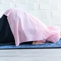 Ilustrasi Muslimah Menunaikan Sholat Credit: freepik.com