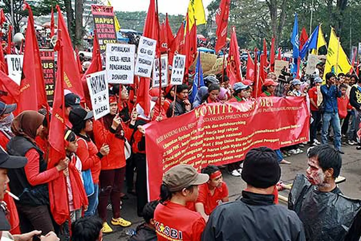 Buruh Bandung Minta Kenaikan Upah