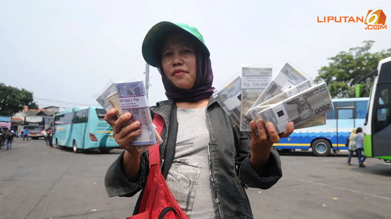 tukar-uang-130731b.jpg