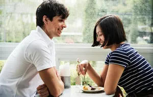 60 Kata-Kata Hari Pasangan Sedunia 2026, Ungkapan Romantis yang Menyentuh Hati