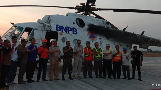 Helikopter Bom Air Mulai Beroperasi Atasi Kebakaran di Pegunungan Ijen   