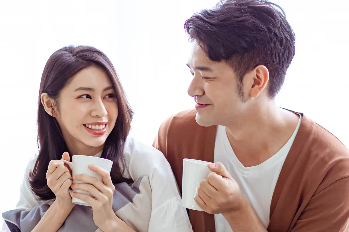 perempuan dan pasangan april 3