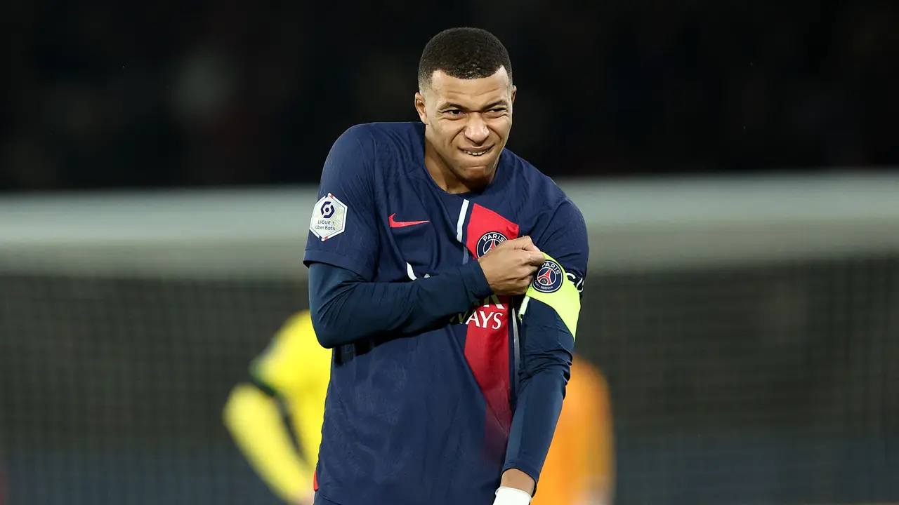 Kylian Mbappe - Paris Saint-Germain - PSG