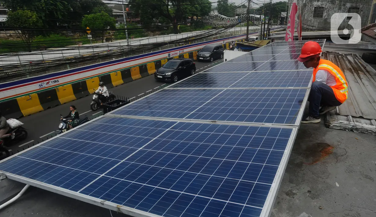 Sejumlah gedung dan rumah warga mulai memanfaatkannya. (merdeka.com/Arie Basuki)