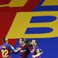 Pemain Barcelona Antoine Griezmann (kedua kiri) melakukan selebrasi usai mencetak gol ke gawang Leganes pada pertandingan La Liga Spanyol di Camp Nou, Barcelona, Spanyol, Selasa (16/6/2020). Wasit menganulir gol Griezmann karena menilai telah terjadi offside terlebih dulu. (AP Photo/Joan Montfort)