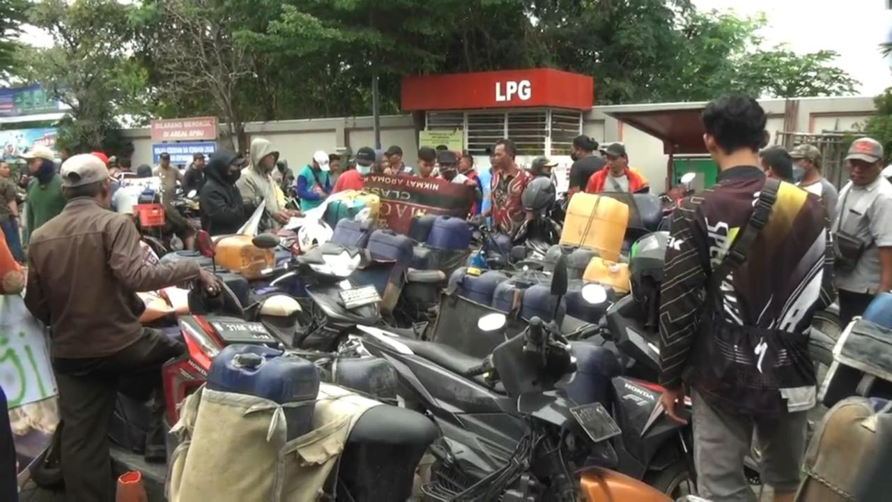 Solar Bersubsidi Langka di Bekasi