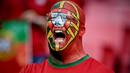 Aksi suporter Portugal saat laga persahabatan antara Portugal melawan Estonia di Stadion Luz, Lisbon, Portugal, (8/6/2016). (AFP/Patricia De Melo Moreira)