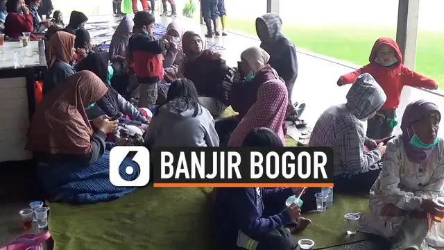 Banjir bandang yang terjadi di kawasan Gunung Mas, Kabupaten Bogor, Jawa Barat, membuat ratusan warga mengungsi. Mereka khawatir akan terjadi banjir susulan.