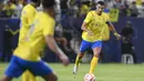 Pemain Al-Nassr, Cristiano Ronaldo melakukan tendangan bebas saat laga play off Liga Champions Asia 2023/2024 melawan Al-Ahli Dubai di KSU Stadium, Rabu (23/8/2023) WIB. (AFP/Yazid al-Duwihi)