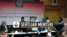 Jenderal (Purn) Wiranto menyampaikan pekerjaan rumah atau PR apa saja yang masih tertinggal di Kementerian Politik Hukum dan Keamanan kepada Mahfud MD.