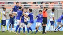 <p>Selebrasi pemain Timnas Uzbekistan U-17 setelah Lazizbek Mirzaev mencetak gol saat melawan Timnas Inggris U-17 dalam pertandingan babak 16 besar Piala Dunia U-17 2023 yang berlangsung di Jakarta International Stadium, Jakarta, Rabu (22/11/2023). (Bola.com/Bagaskara Lazuardi)</p>