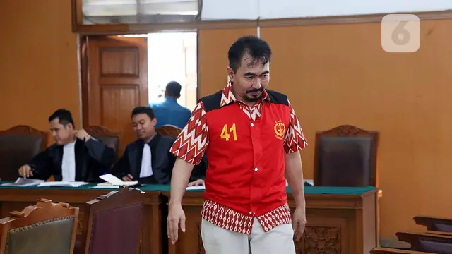 [Bintang] Gatot Brajamusti