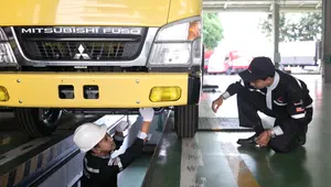 Distributor resmi kendaaraan niaga Mitsubishi Fuso di Indonesia, PT Krama Yudha Tiga Berlian Motors (KTB) secara resmi memberikan layanan service untuk kendaraan yang terendam banjir.