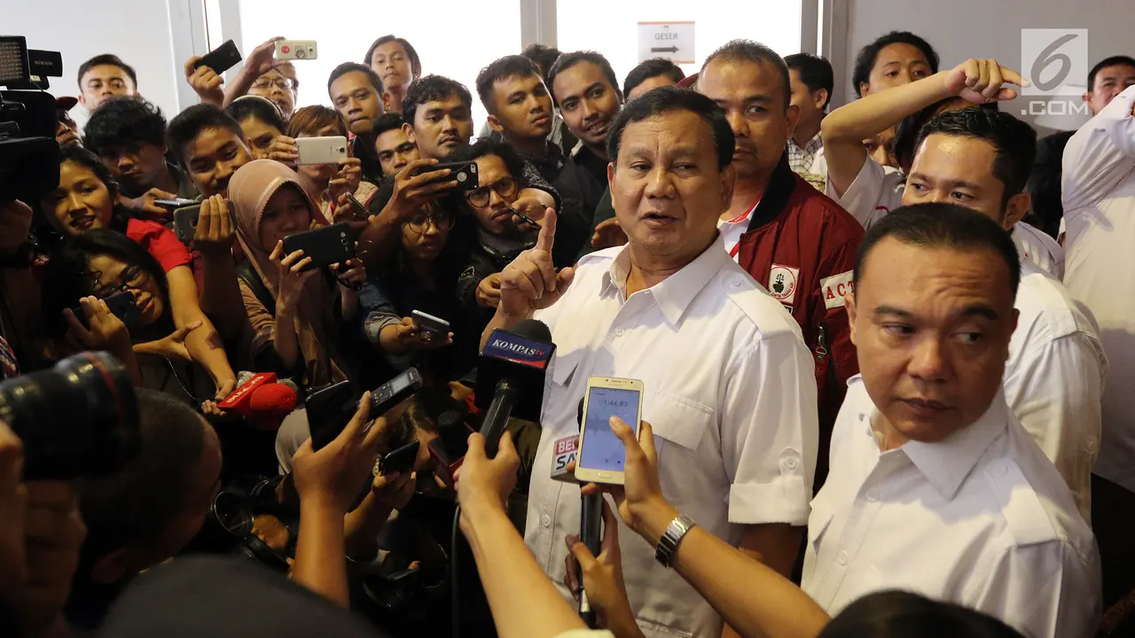 Salam Prabowo Subianto Saat Hadiri Rakernas Gerindra