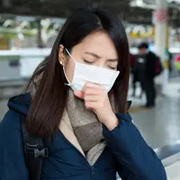 Ilustrasi batuk saat perjalanan panjang. (c)&nbsp;leungchopan/Depositphotos.com