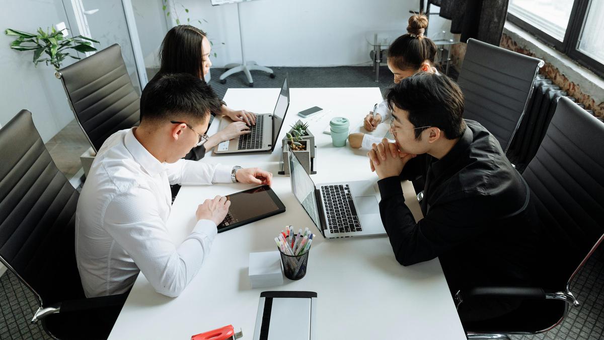 Meeting Online Makin Profesional dengan 5 Webcam Berkualitas