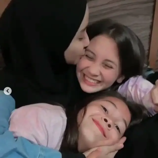 6 Momen Temu Kangen Sandrinna Michelle dan Laudya Cynthia Bella, Lepas Rindu