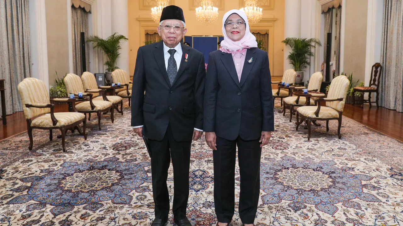 Wakil Presiden (Wapres) Ma’ruf Amin melakukan Courtesy Call kepada Presiden Singapura, Halimah Yacob, di Istana Presiden Singapura, Senin (16/01/2023) sore.
