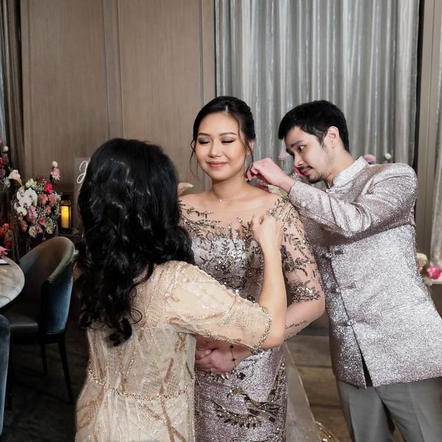 6 Momen Lamaran Tingjing Jess No Limit dan Sisca Kohl, Penuh Bahagia